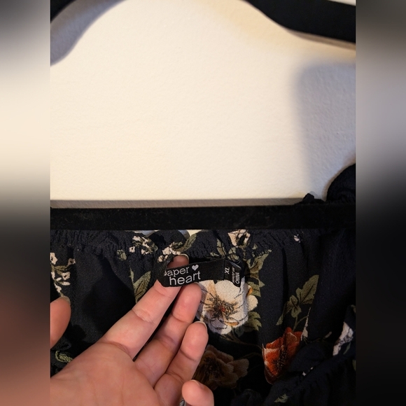 Paper Heart Off the Shoulder top size XL - Picture 3 of 3